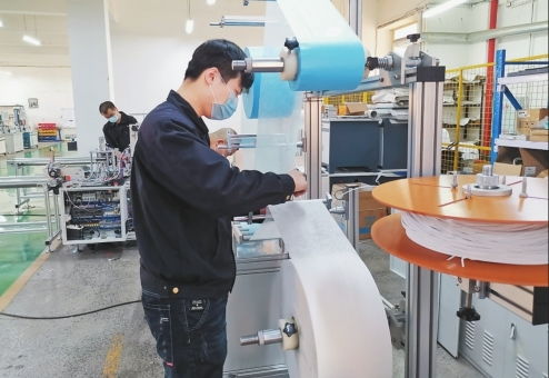 黑龍江省科技企業(yè)研發(fā)生產(chǎn)口罩機(jī)生產(chǎn)線交付使用